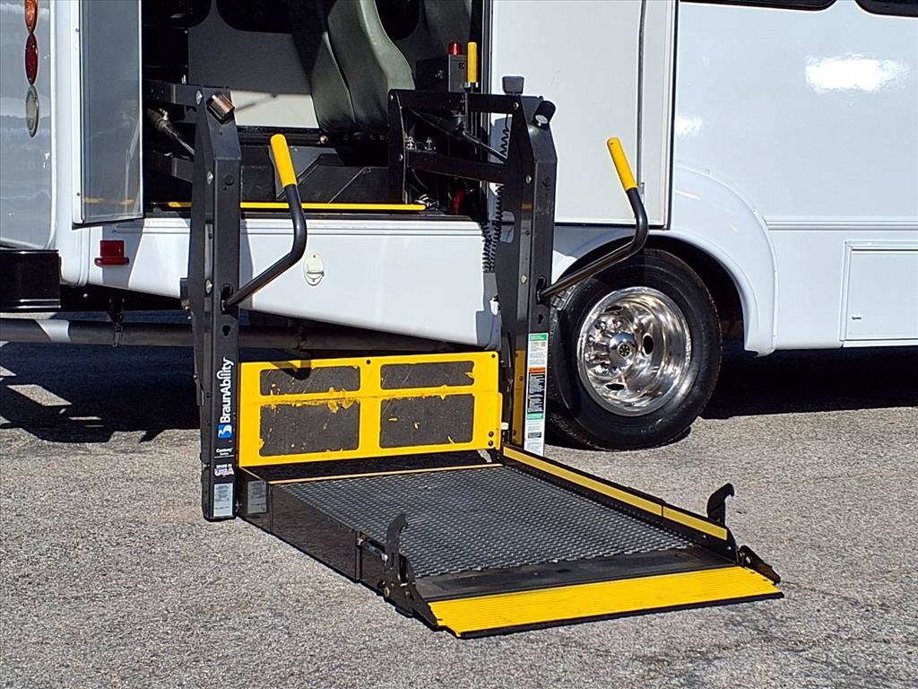 2016 Ford E-Series Cutaway Base - Photo 13