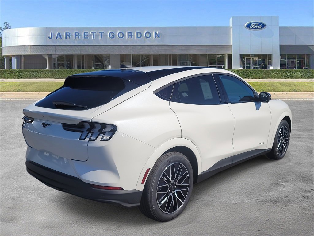 2025 Ford Mustang Mach-E Premium photo 4