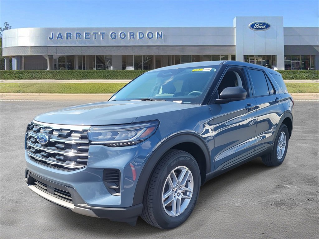 2026 Ford Explorer photo 2