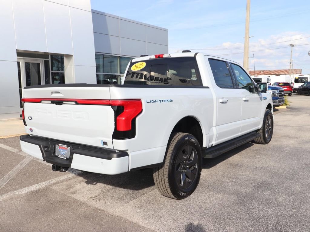 2025 Ford F-150 Lightning Lariat - Photo 15