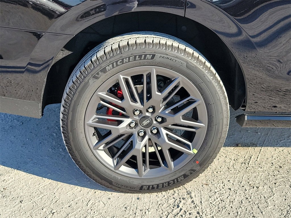 2025 Ford Expedition Platinum photo 4