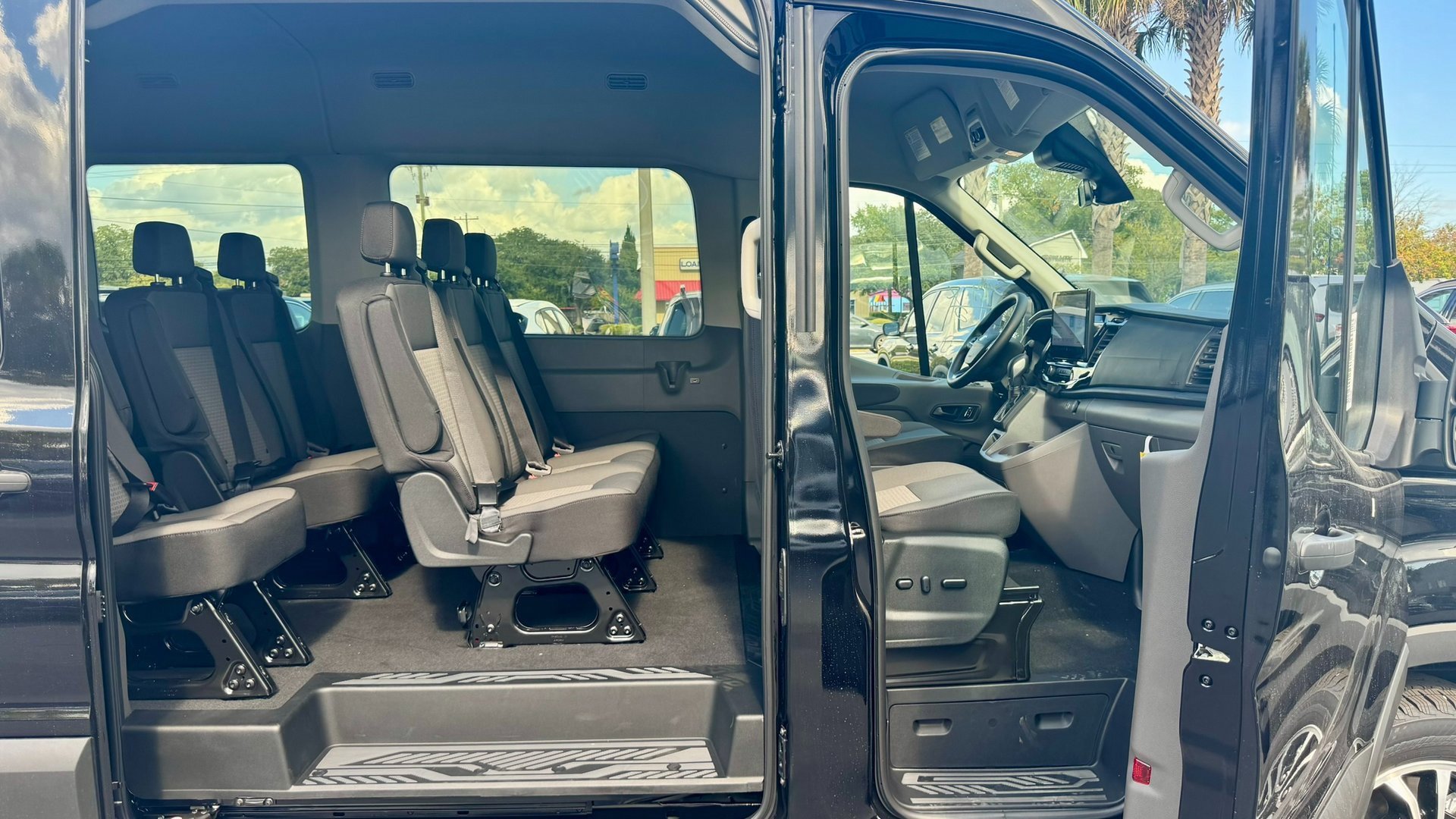 2025 Ford Transit photo 4