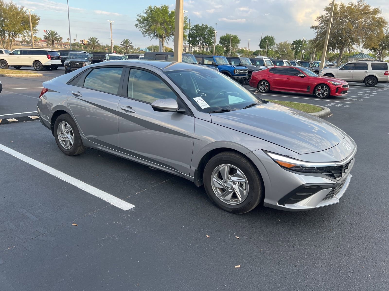 Used 2025 Hyundai Elantra SE with VIN KMHLL4DG2SU060985 for sale in Davenport, FL