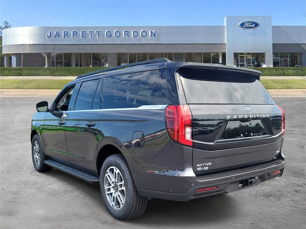 2025 Ford Expedition MAX photo 2