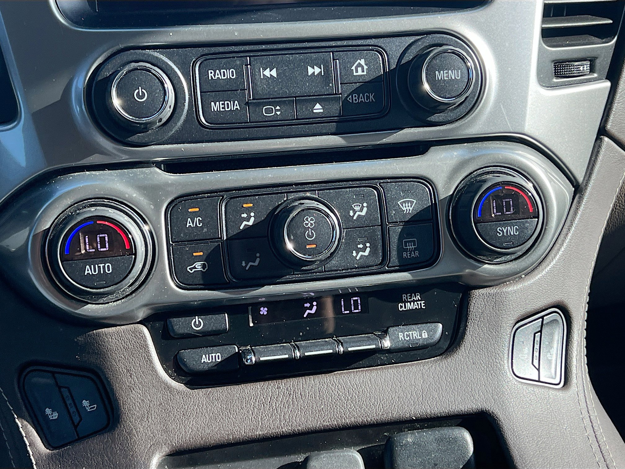 2019 Chevrolet Tahoe LT photo 16