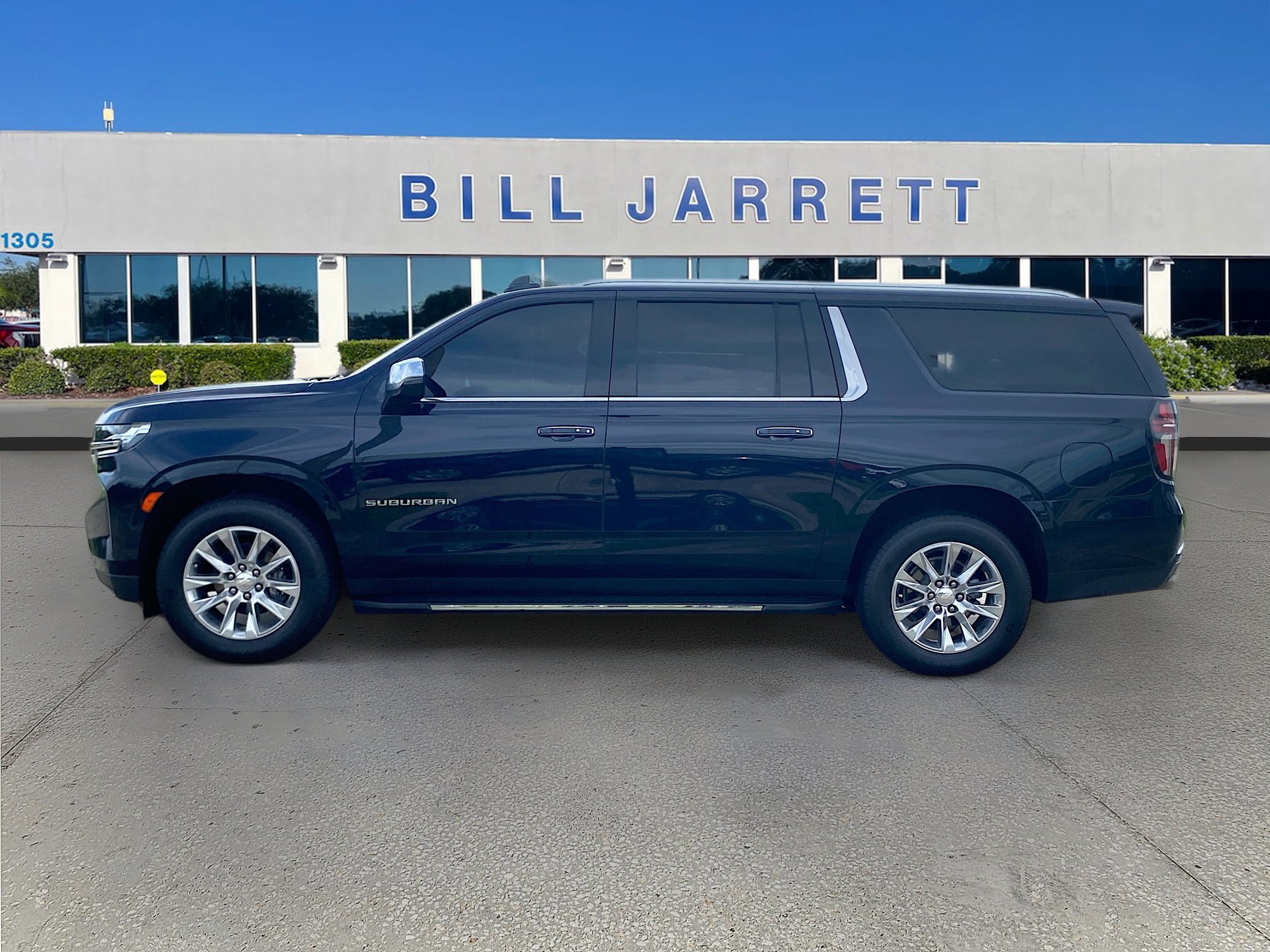 2023 Chevrolet Suburban Premier photo 4