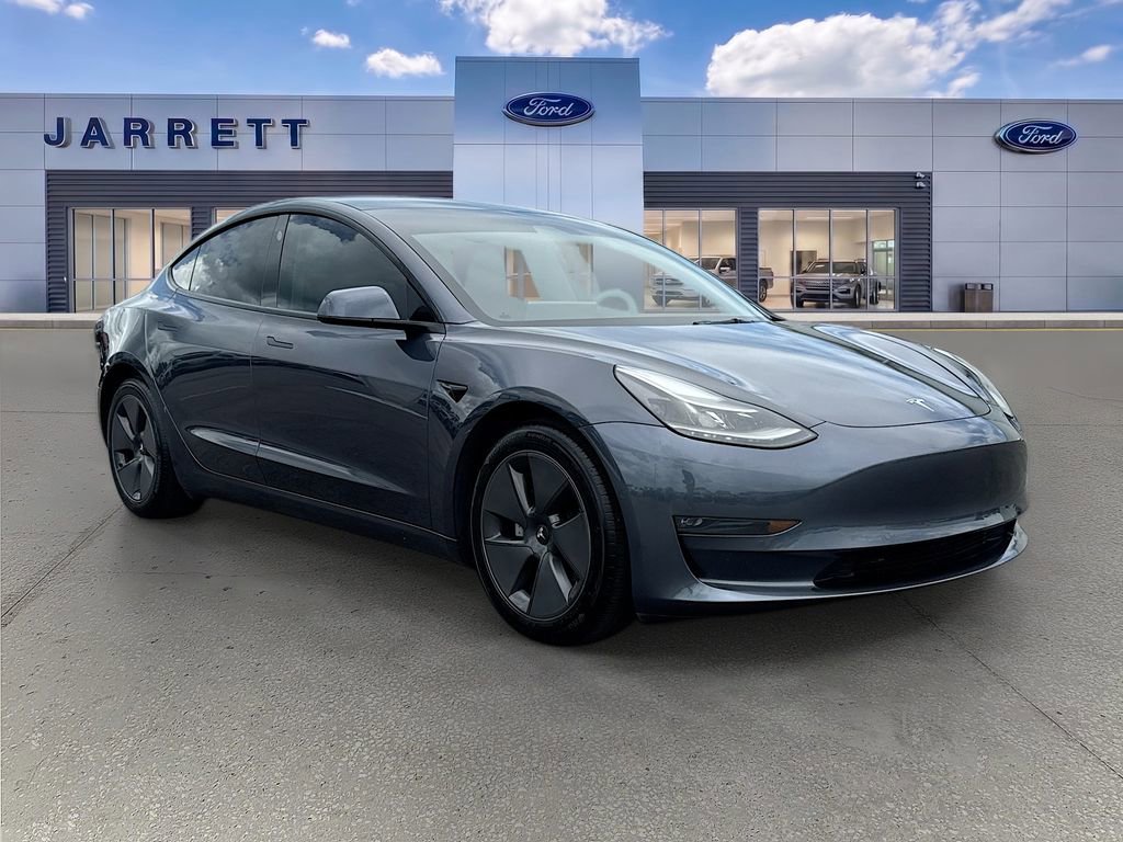 2022 Tesla Model 3 Long Range Dual Motor All-Wheel Drive's photo