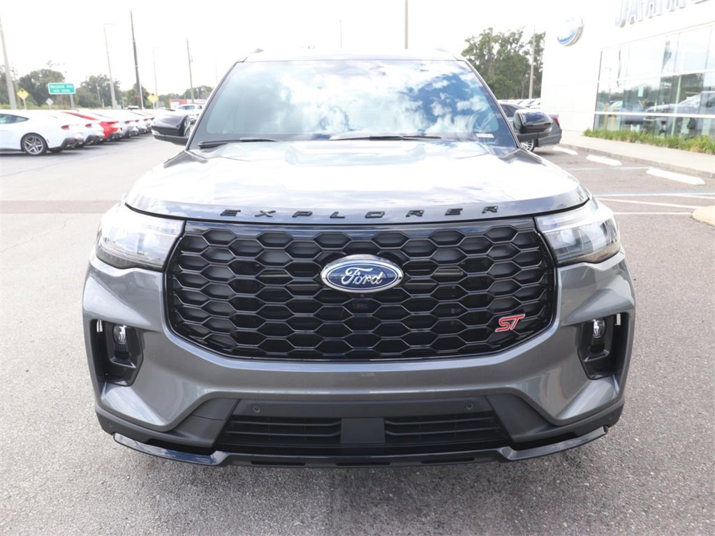 2026 Ford Explorer ST photo 3