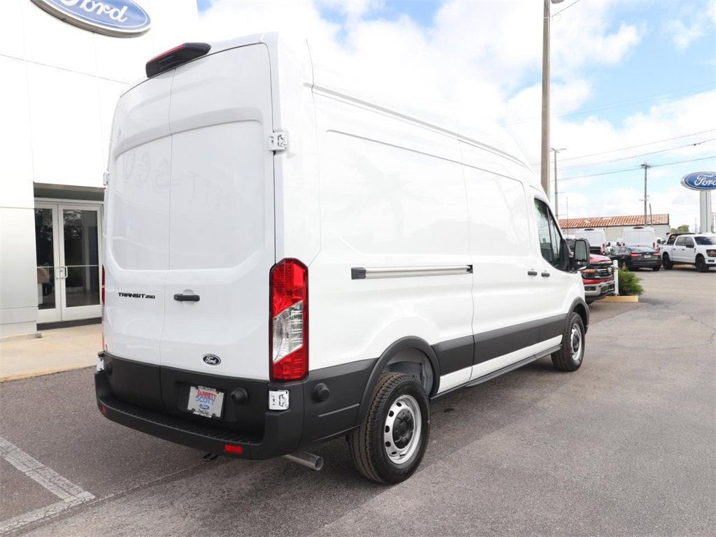 2026 Ford Transit Cargo Van photo 4