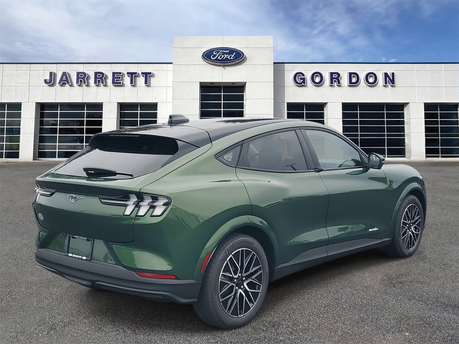 2025 Ford Mustang Mach-E Premium photo 4