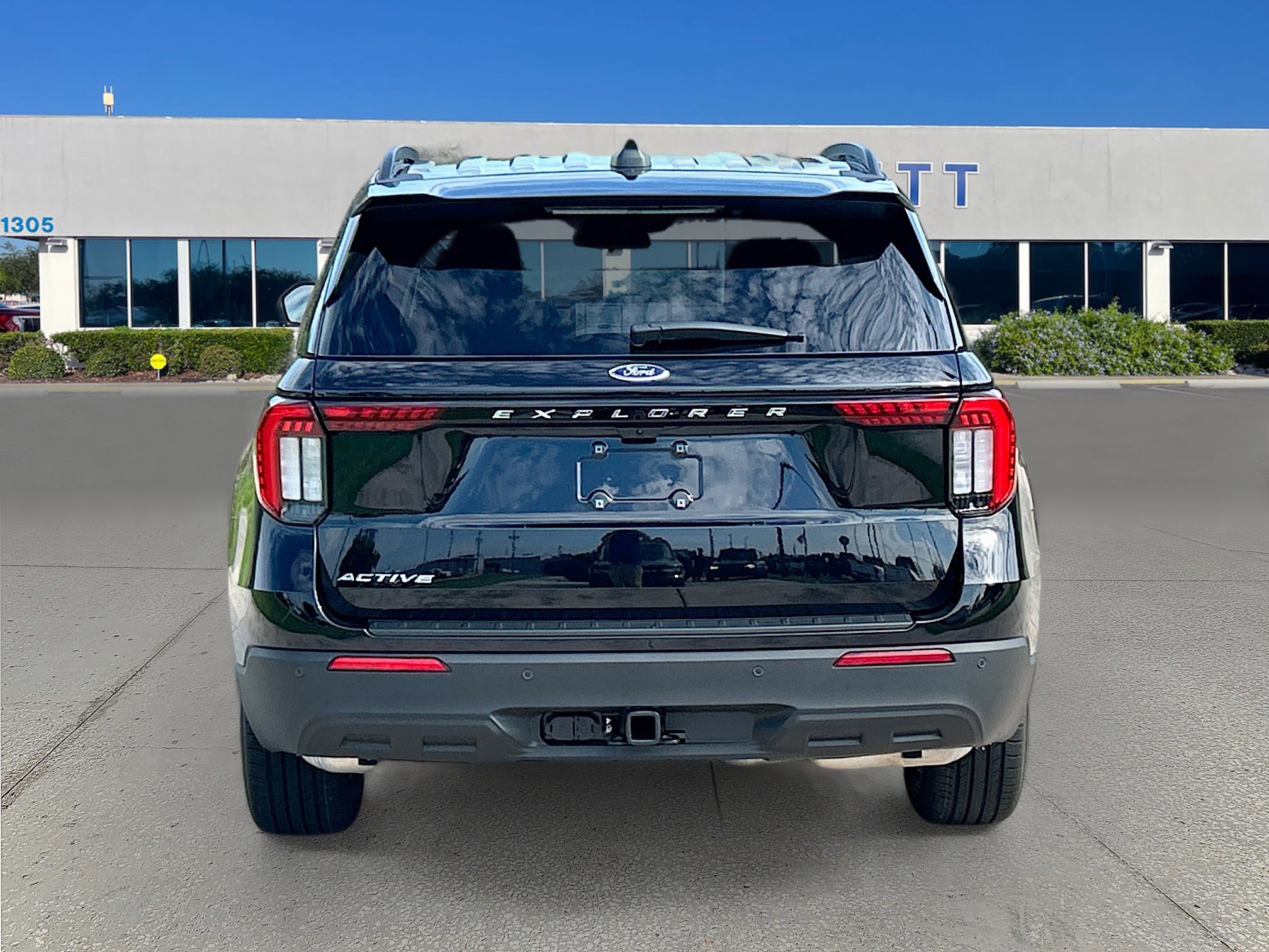 2025 Ford Explorer photo 5