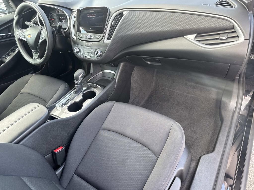 2024 Chevrolet Malibu 1LT photo 9