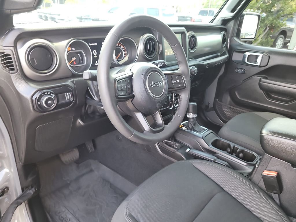 2023 Jeep Wrangler Willys photo 12