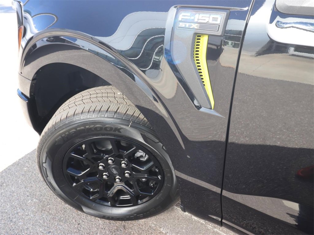 2025 Ford F-150 STX photo 4