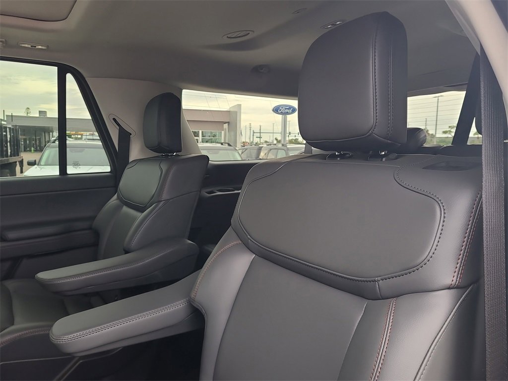 2025 Ford Expedition MAX photo 10