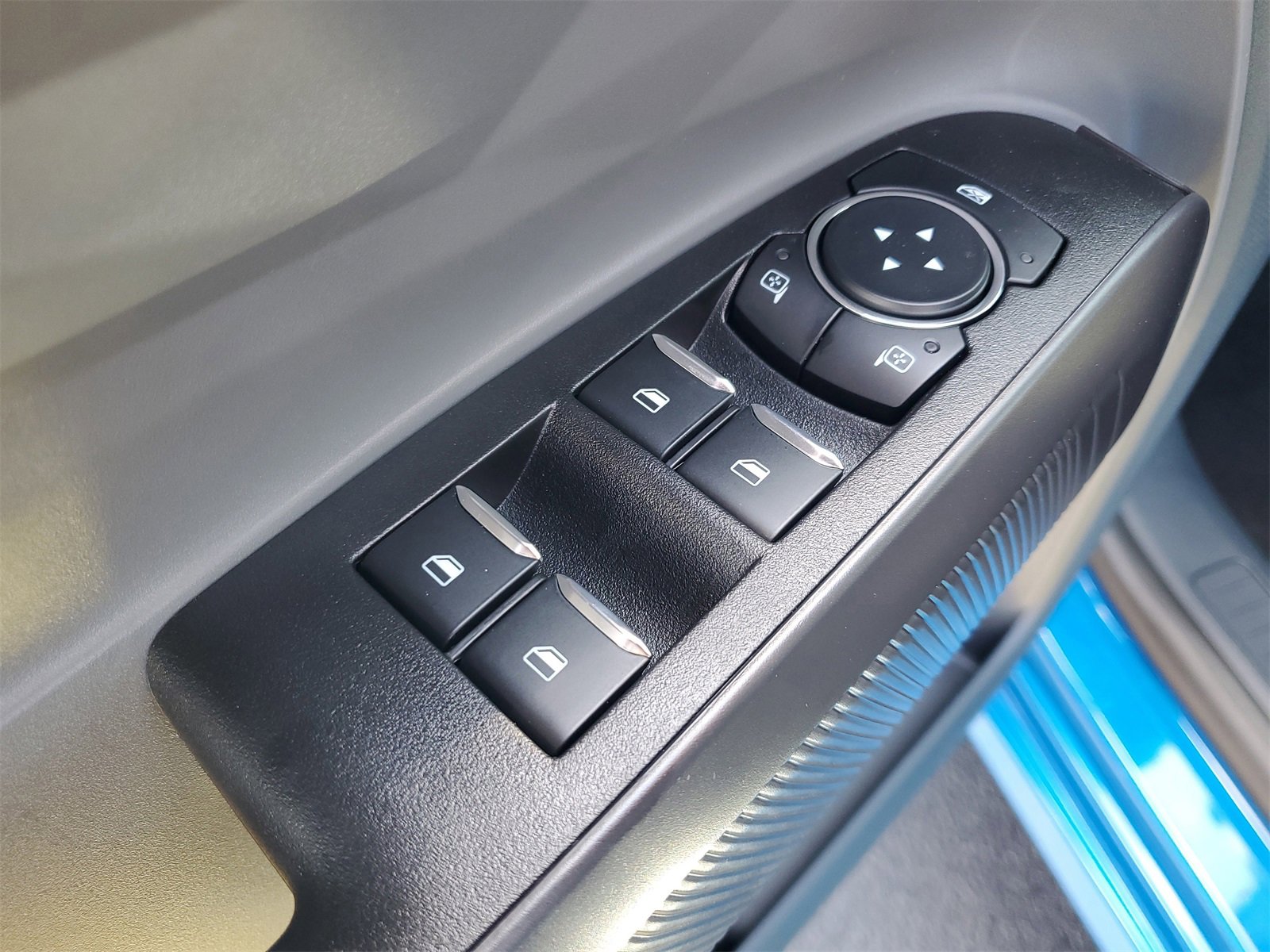 2025 Ford Maverick photo 12