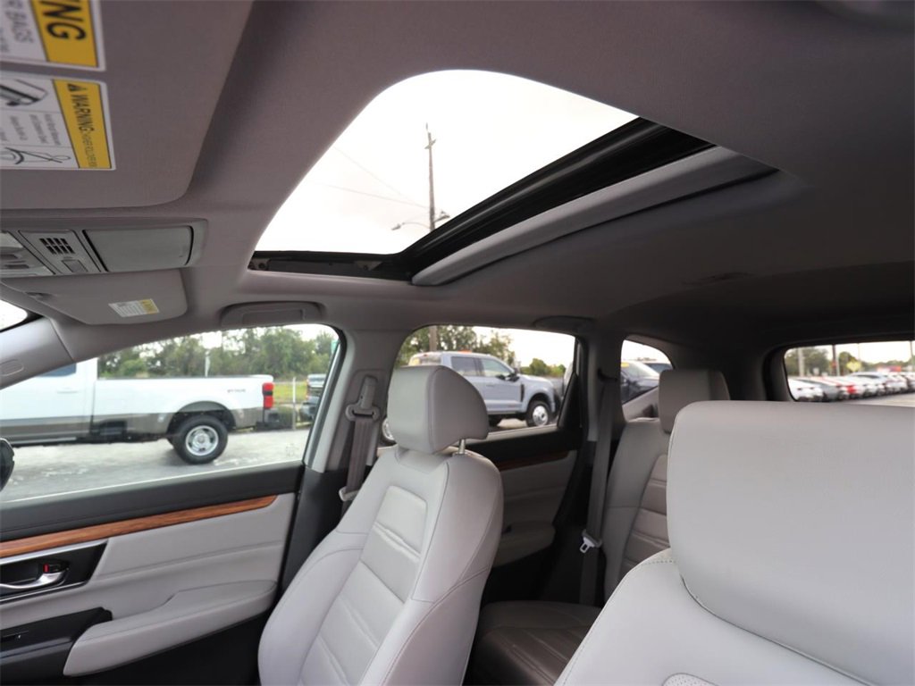 2020 Honda CR-V Hybrid Touring photo 4