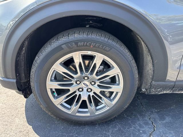 2025 Ford Explorer Platinum photo 3