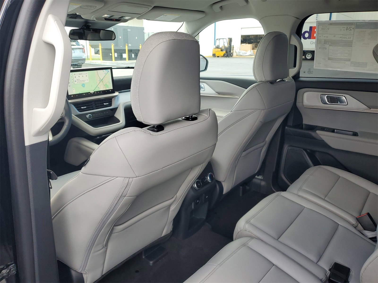 2025 Ford Explorer photo 9