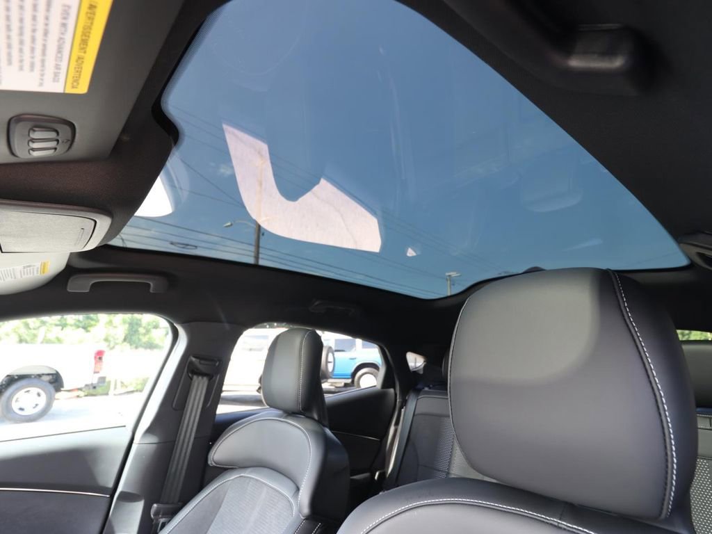 2025 Ford Mustang Mach-E GT - Photo 6