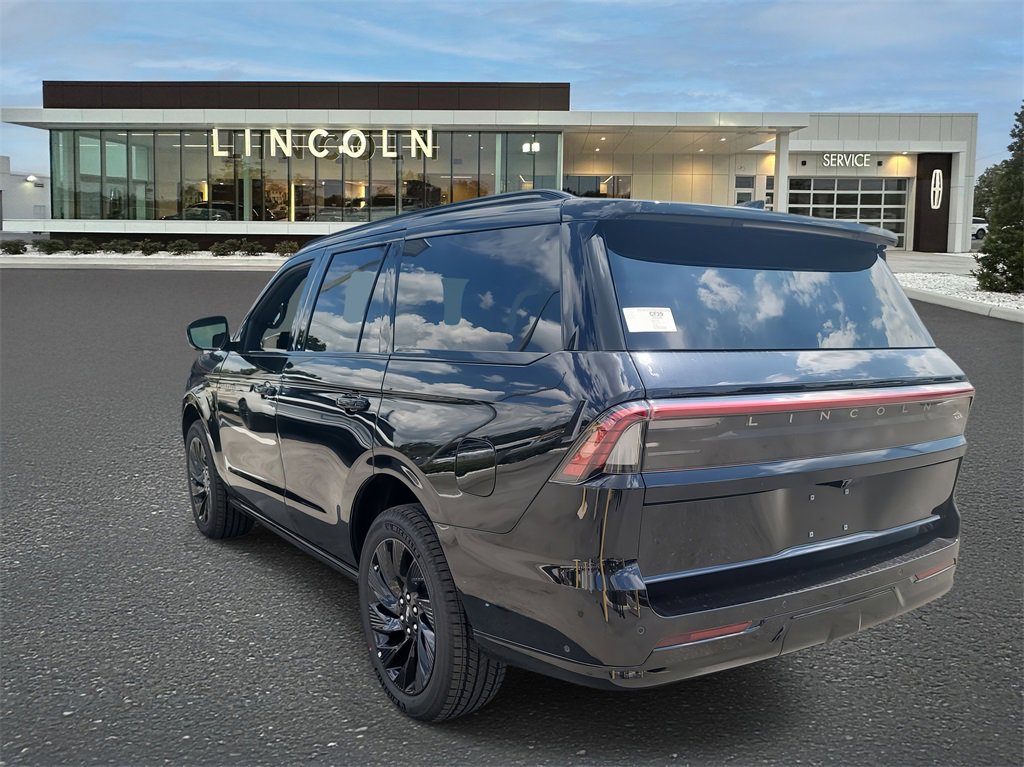 2025 Lincoln Navigator Reserve photo 2