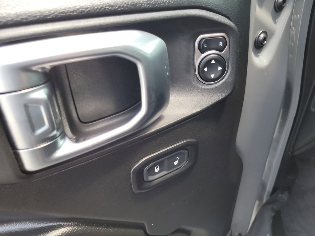 2023 Jeep Wrangler Willys photo 11