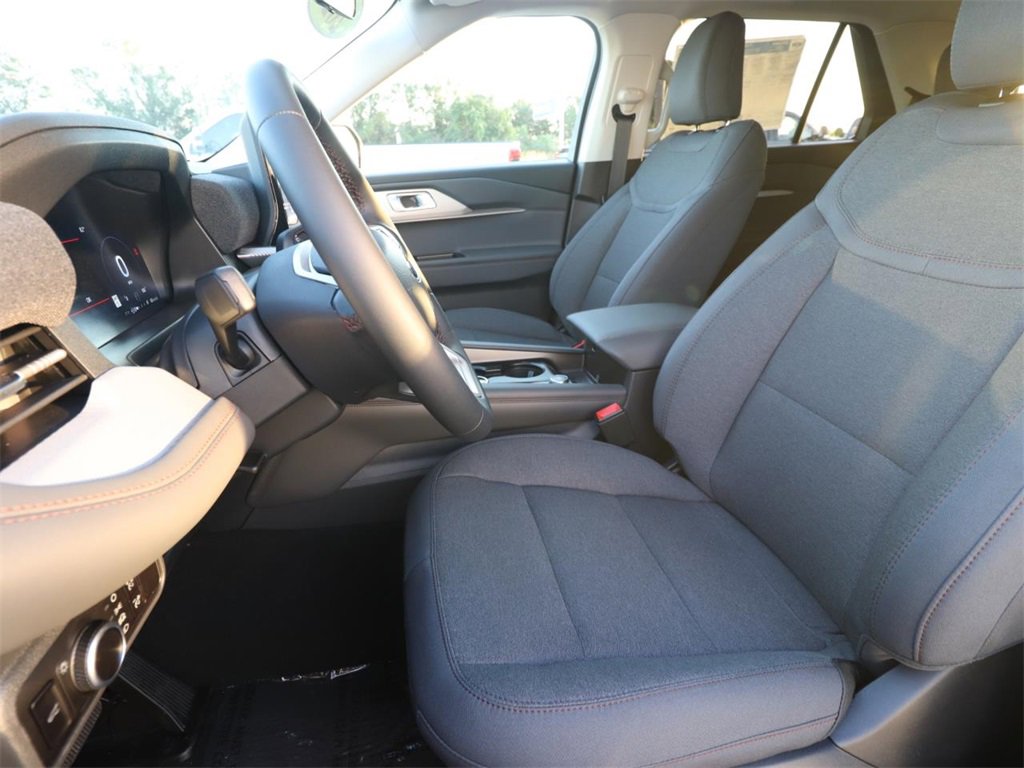 2026 Ford Explorer photo 2