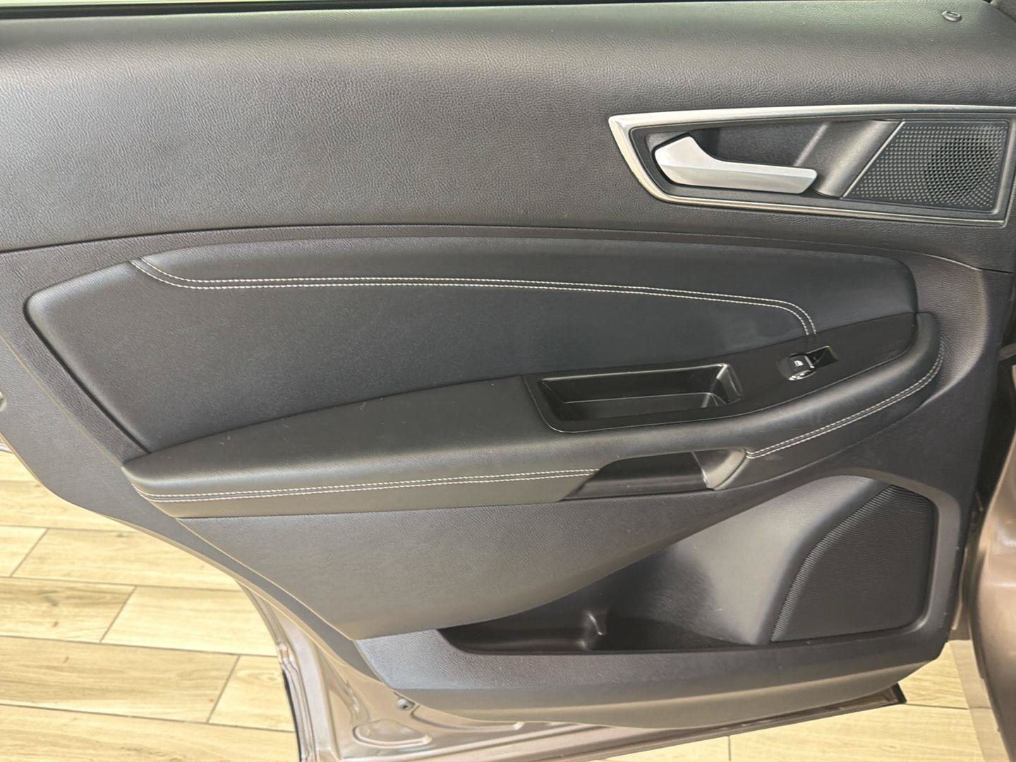 2019 Ford Edge Titanium - Photo 20