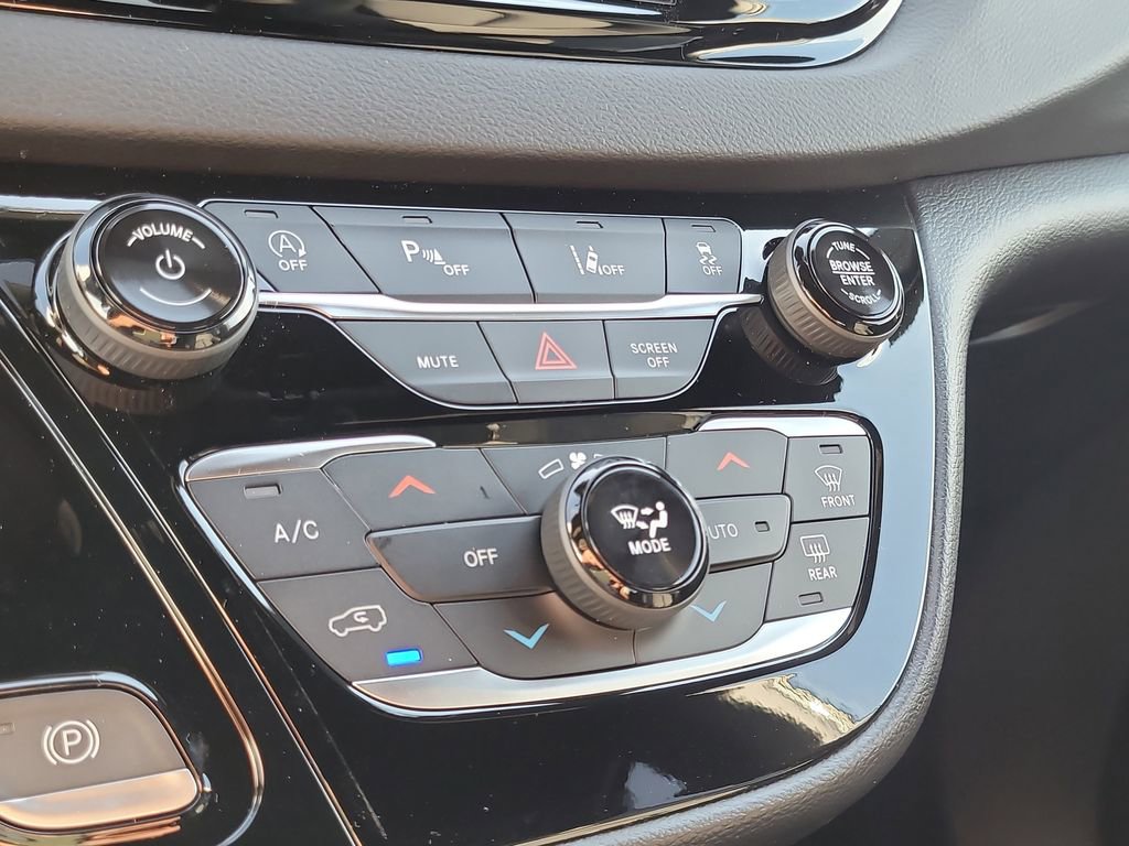 2026 Chrysler Voyager LX photo 19