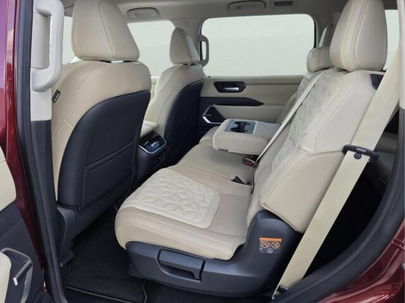 2026 Nissan Armada Platinum - Photo 11