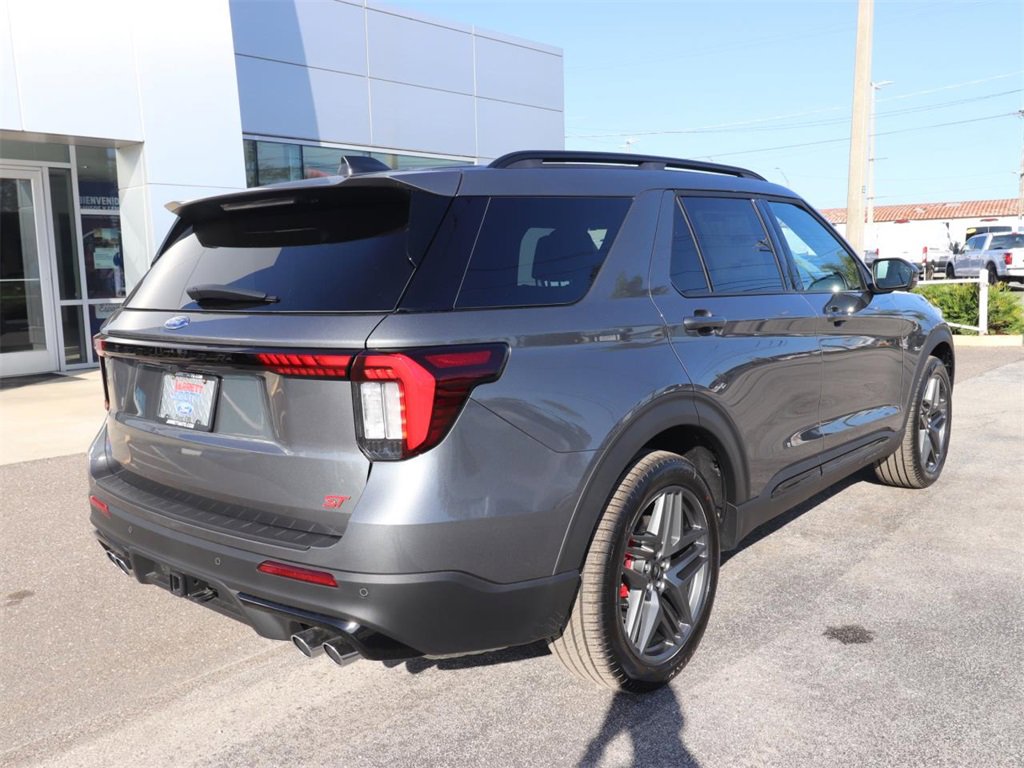 2026 Ford Explorer ST photo 4