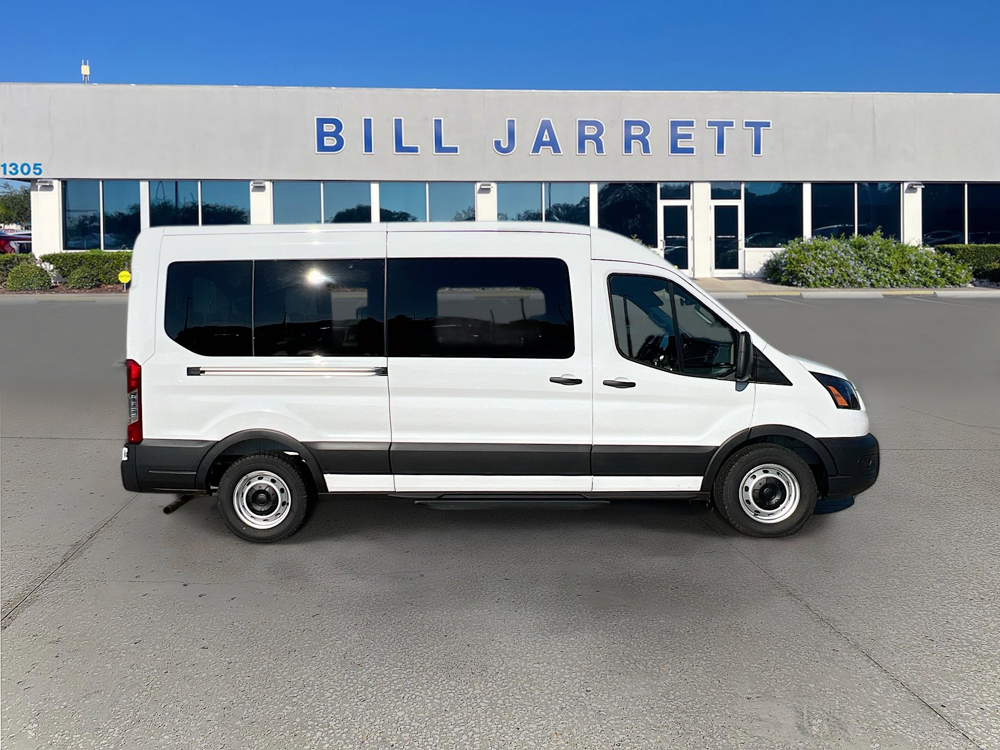 2025 Ford Transit Passenger XL photo 3
