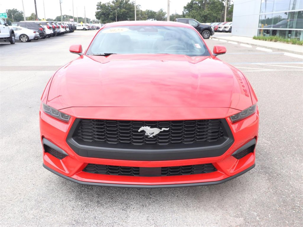 2025 Ford Mustang EcoBoost photo 4
