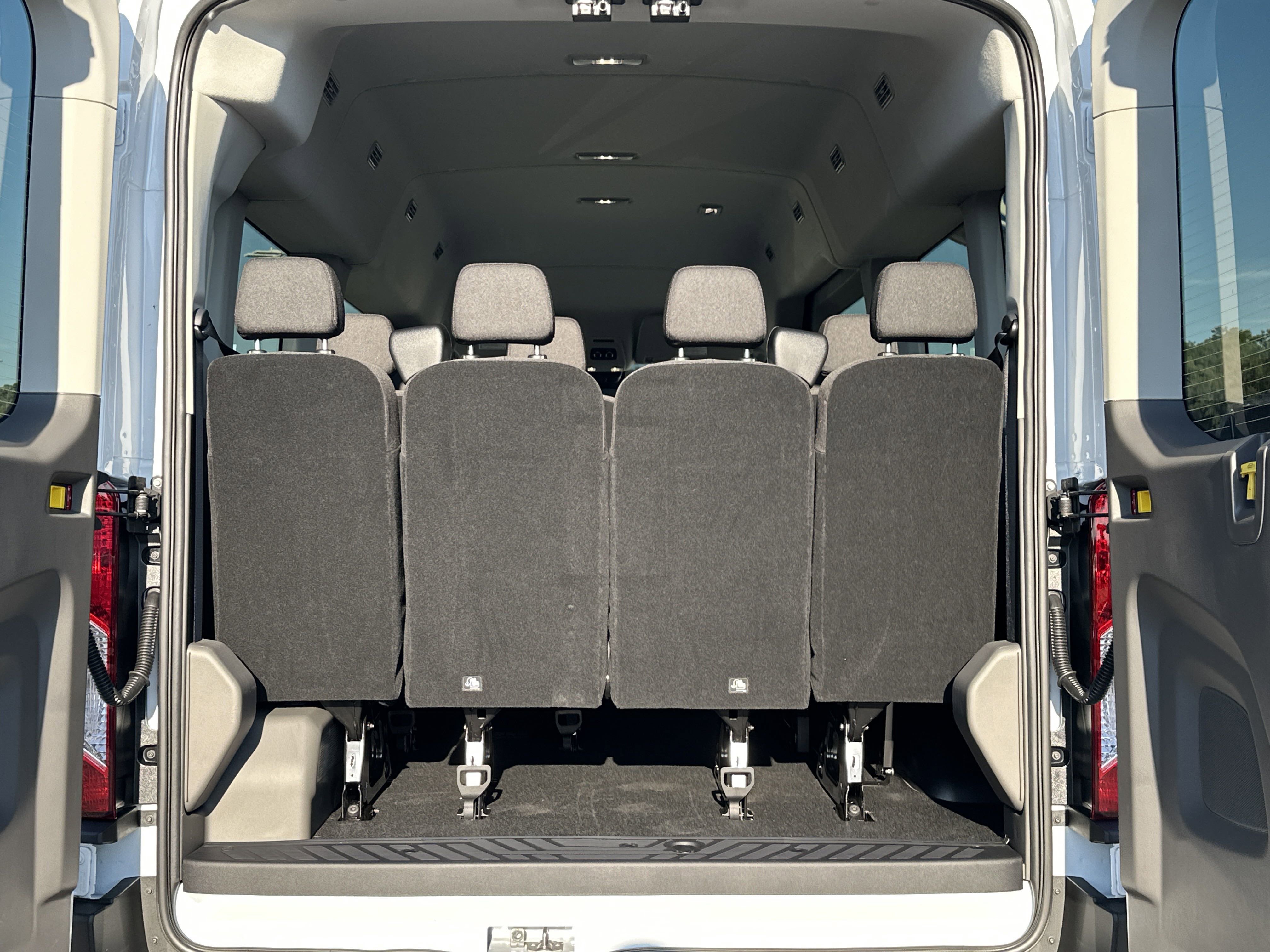 2025 Ford Transit Passenger XLT photo 4