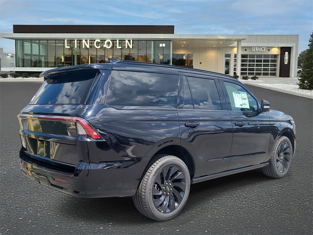2025 Lincoln Navigator Reserve photo 3