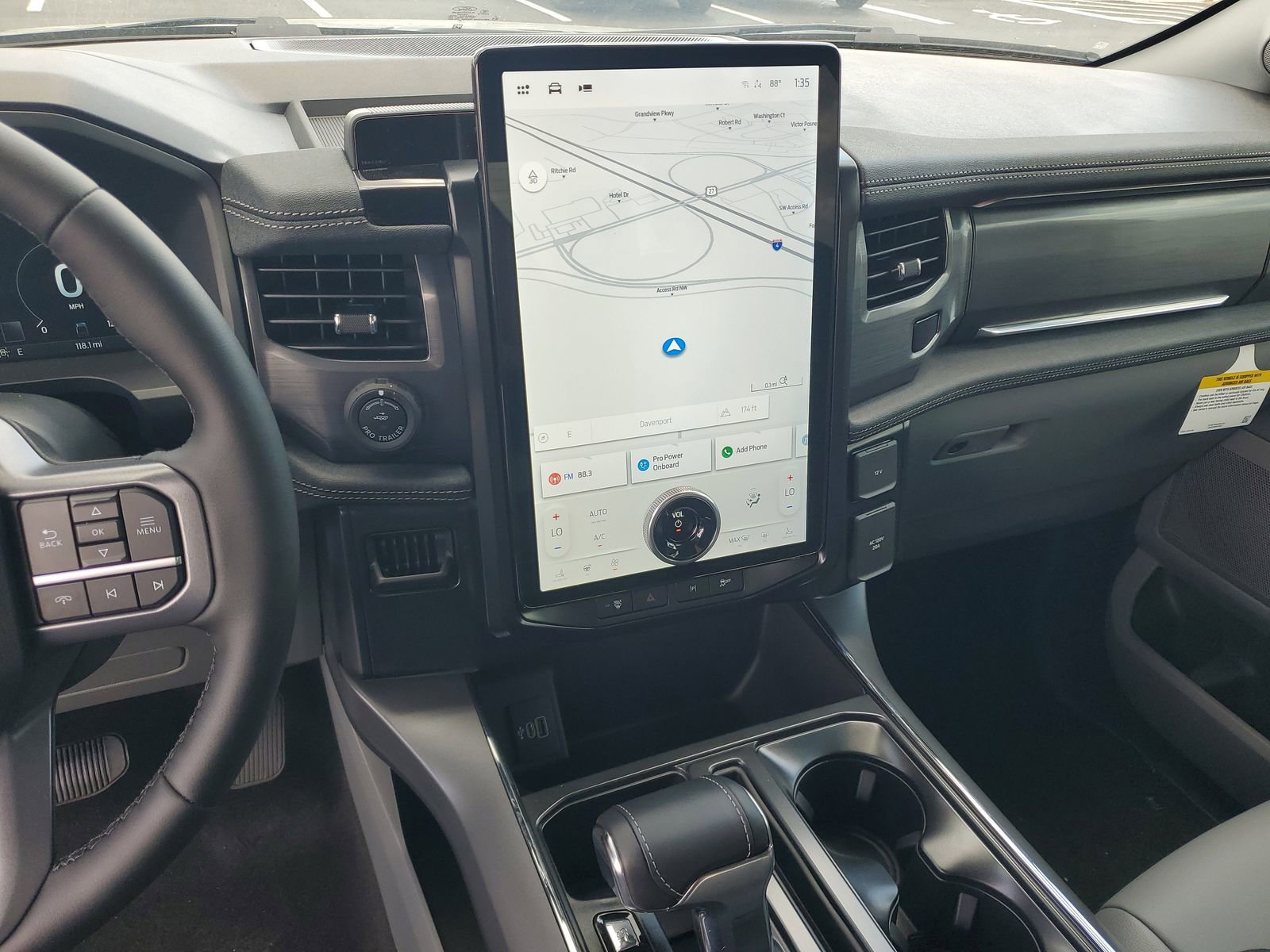 2025 Ford F-150 Lightning Flash - Photo 23