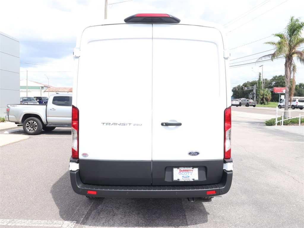 2025 Ford Transit Cargo Van photo 4