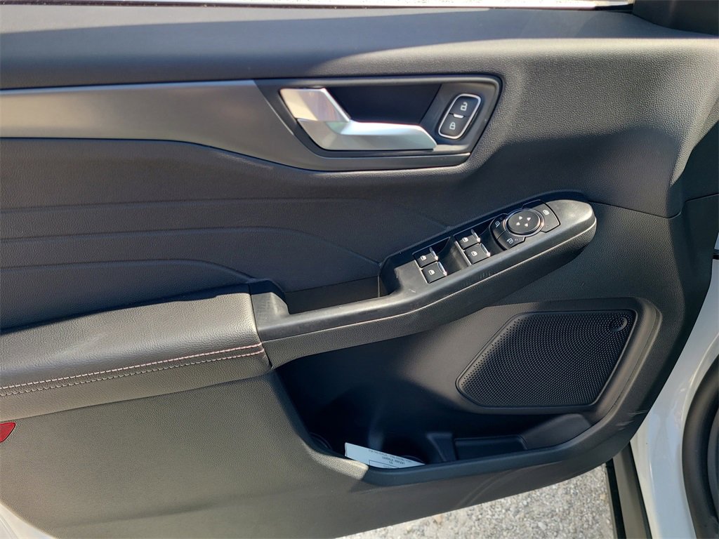 2025 Ford Escape Plug-In Hybrid photo 18