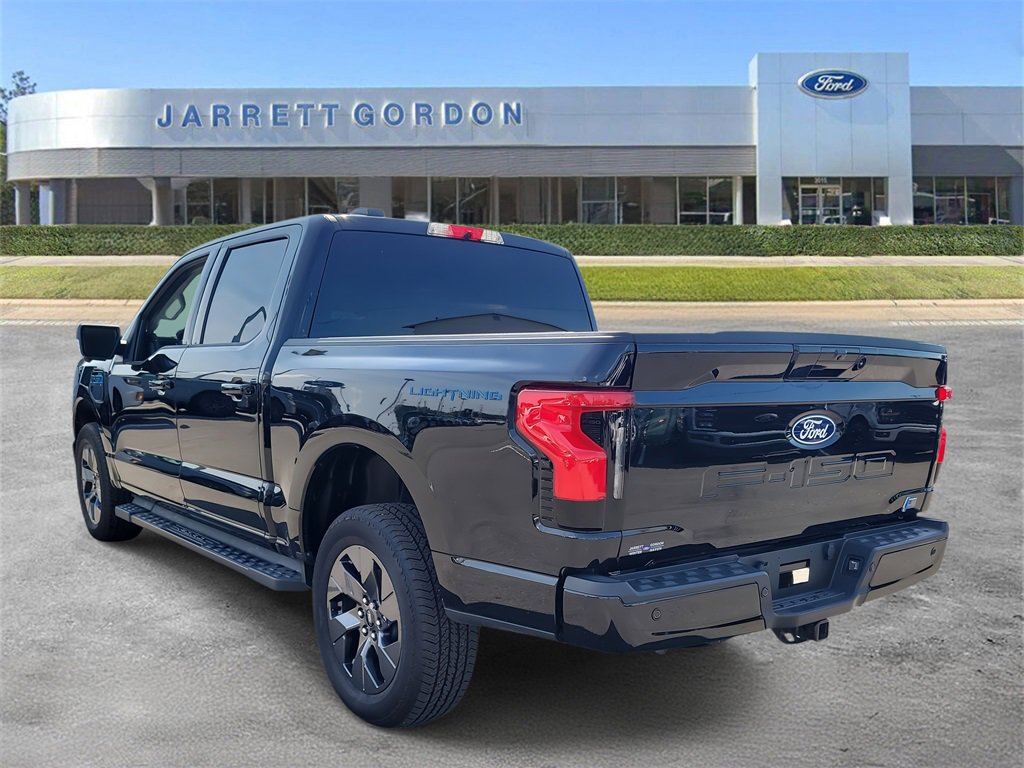 2025 Ford F-150 Lightning photo 3