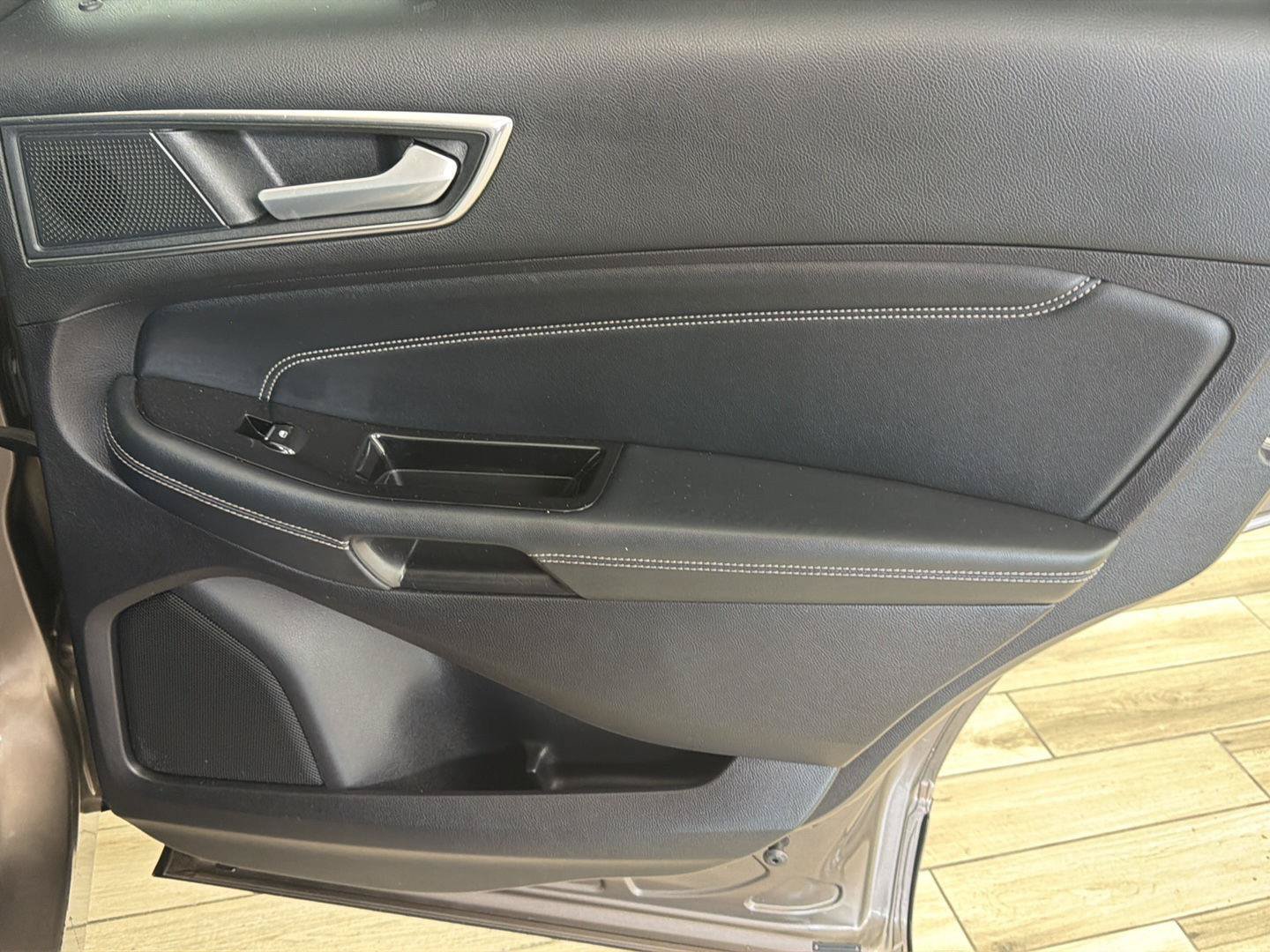 2019 Ford Edge Titanium - Photo 25