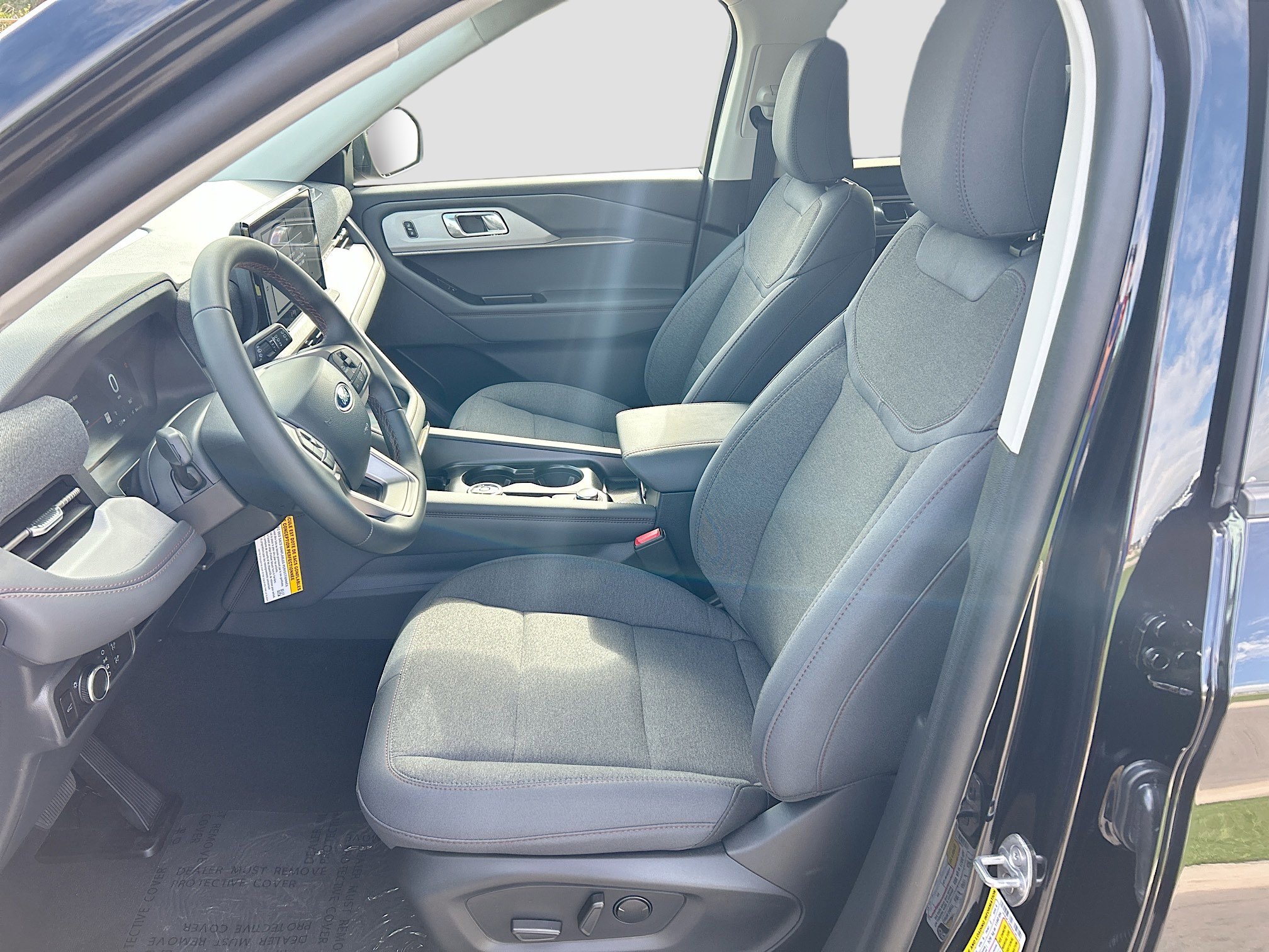 2025 Ford Explorer photo 13