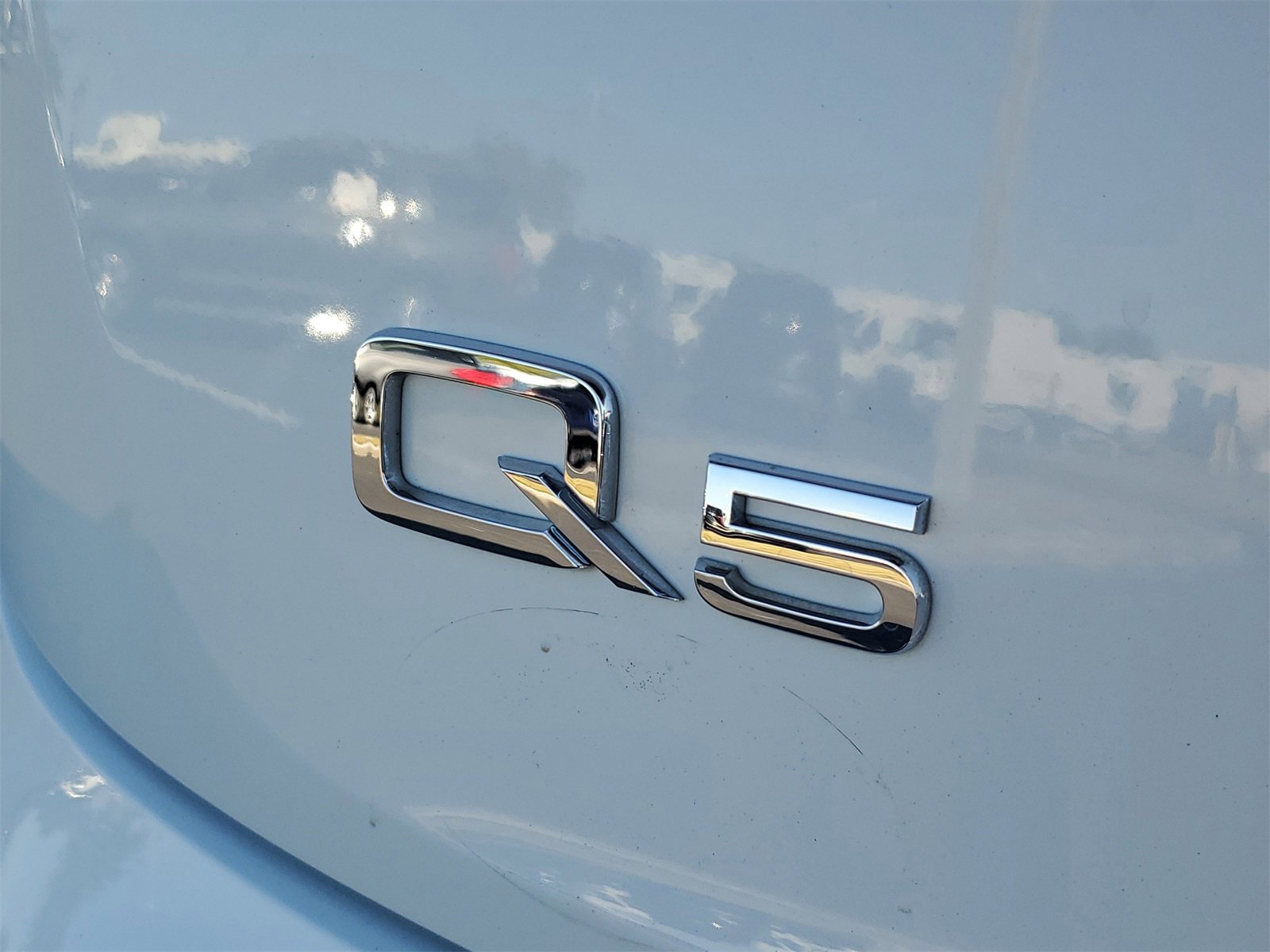 2020 Audi Q5 45 Premium Plus photo 3