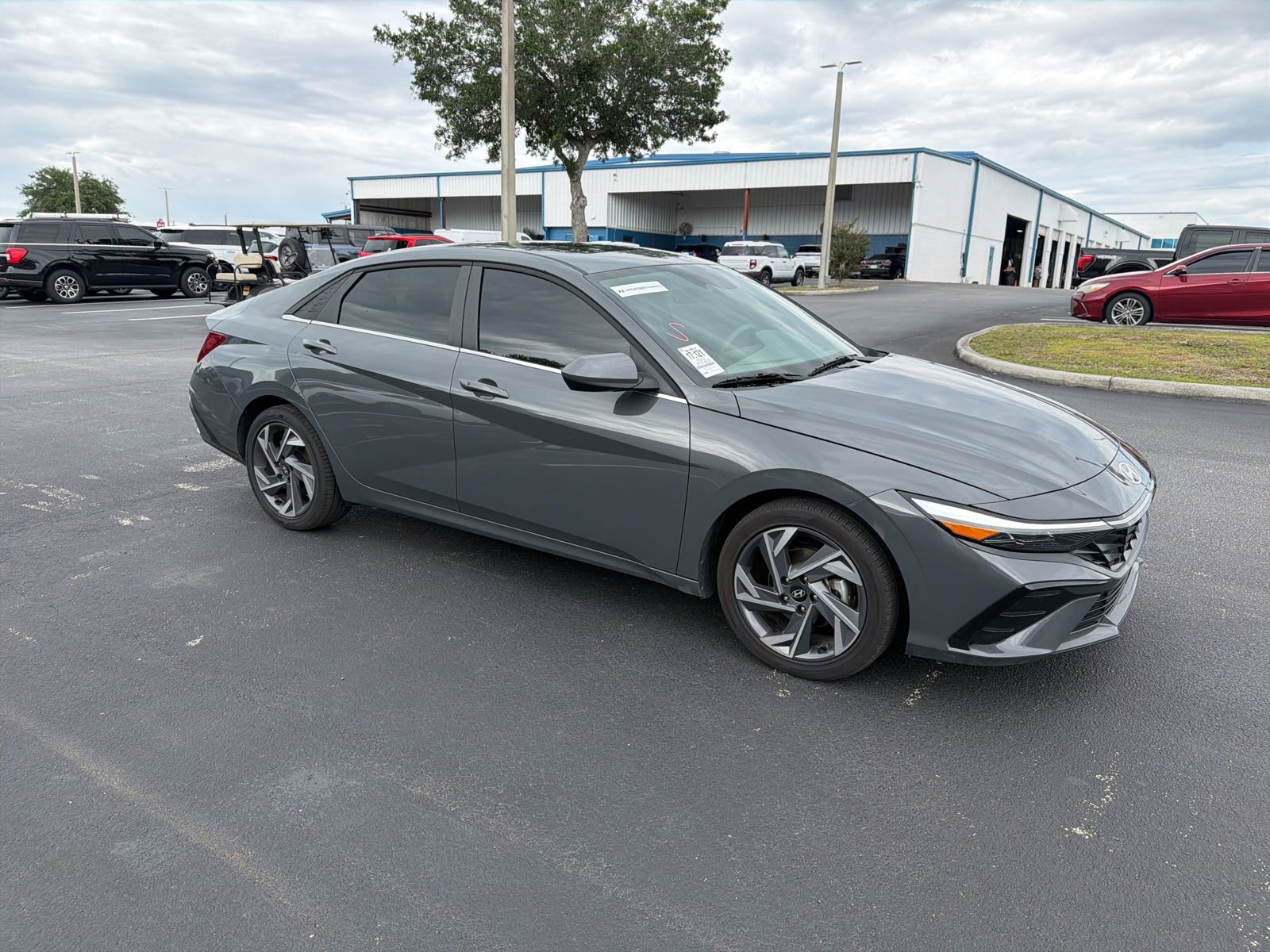 2025 Hyundai Elantra 2.0 SEL Convenience IVT's photo