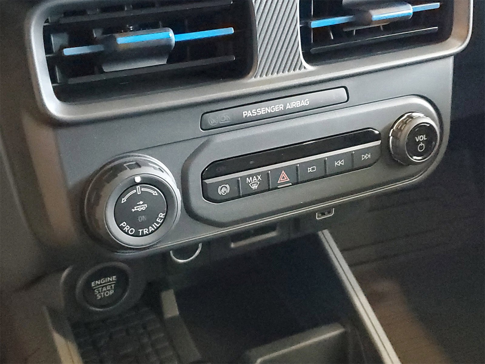 2025 Ford Maverick photo 14