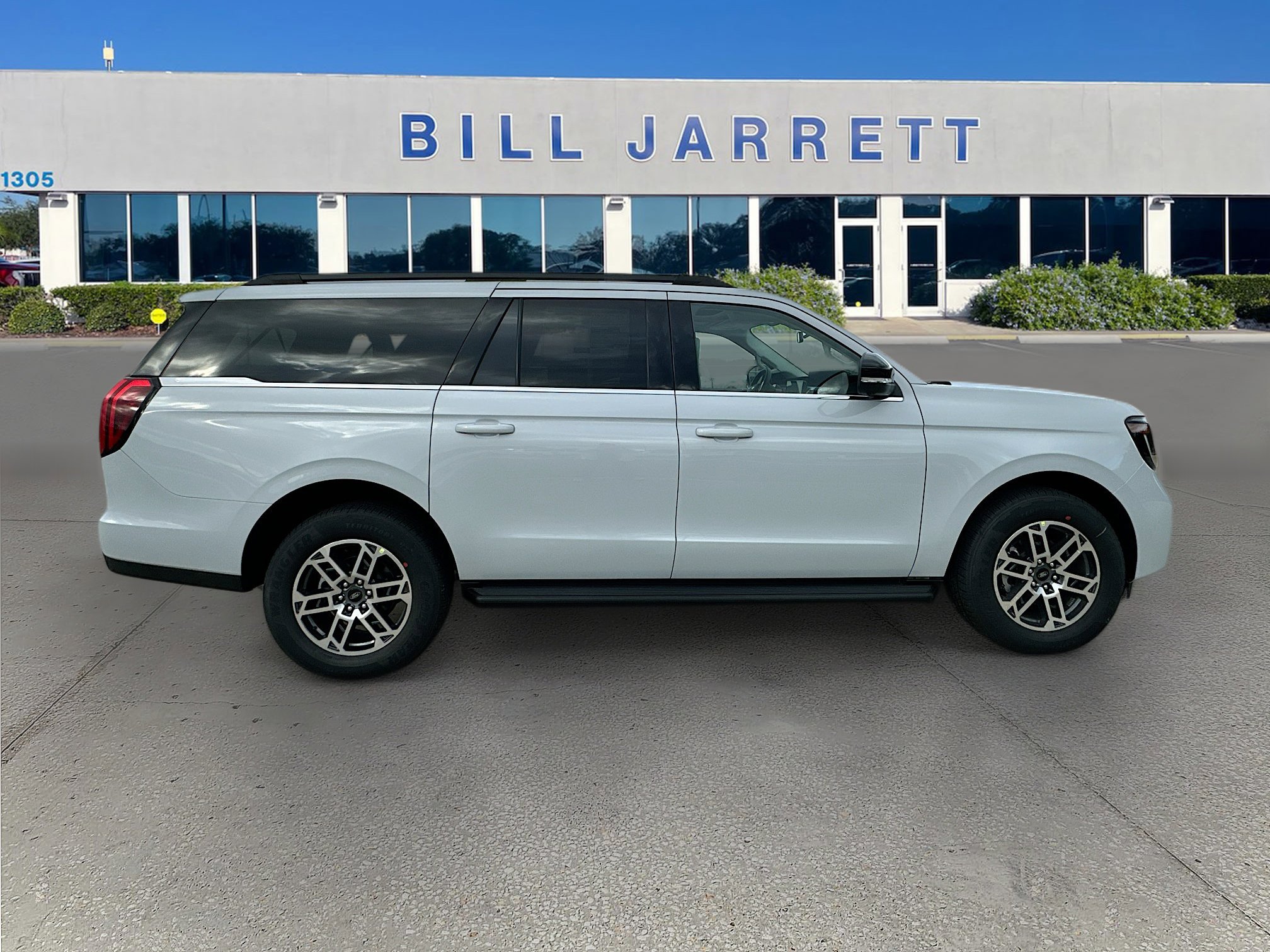 2025 Ford Expedition MAX photo 3