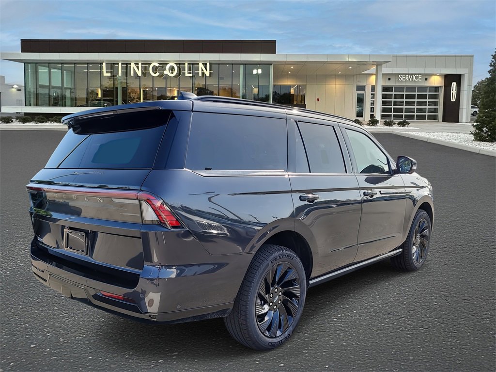2025 Lincoln Navigator Reserve photo 3