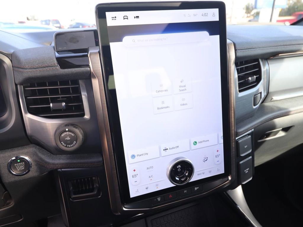 2025 Ford F-150 Lightning Lariat - Photo 20