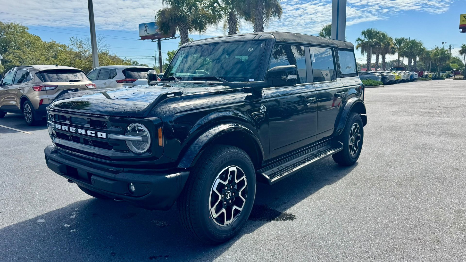 2025 Ford Bronco Outer Banks photo 10