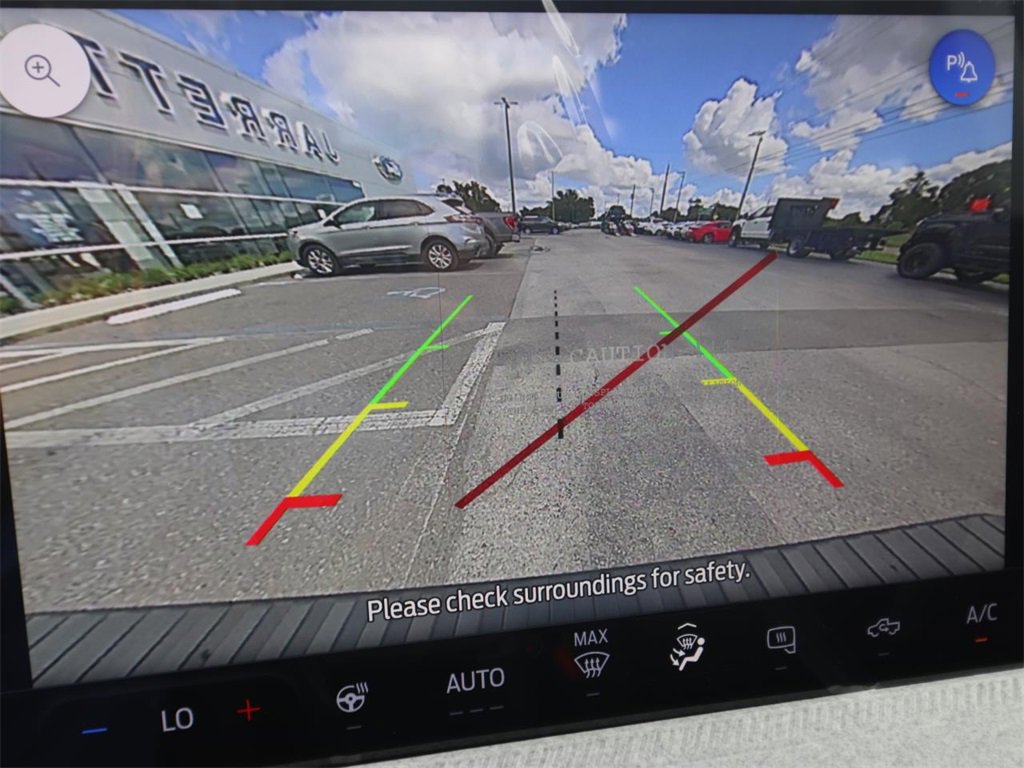 2025 Ford Maverick XLT photo 2