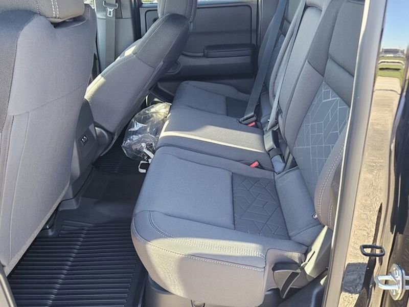 2026 Nissan Frontier SV - Photo 8